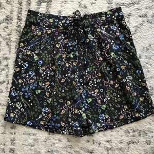 Floral high waisted shorts, size M